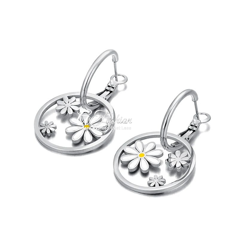 Round Shape Daisy Enamel Earring